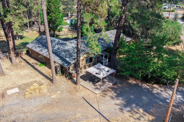 577 Galice Road, Merlin, OR 97532