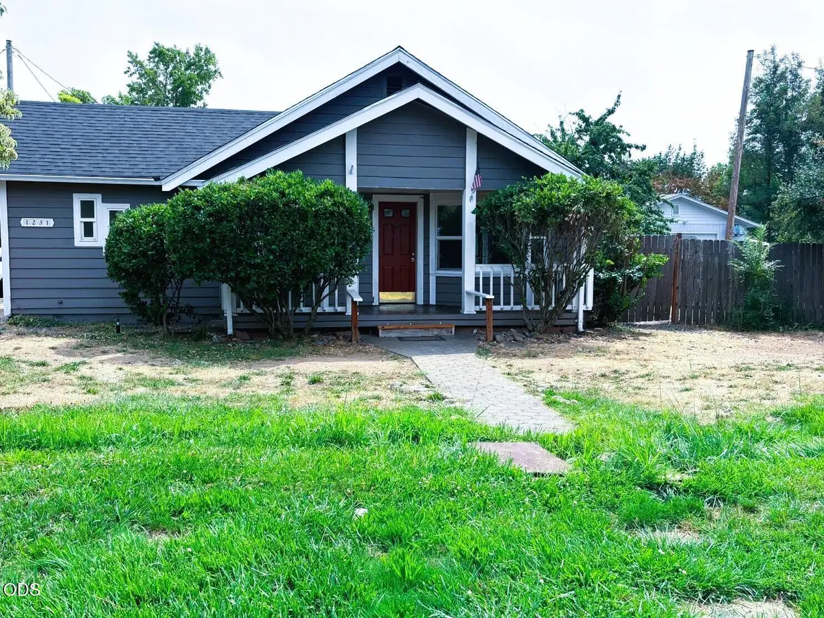 1231 NE A Street, Grants Pass, OR 97526 - #1