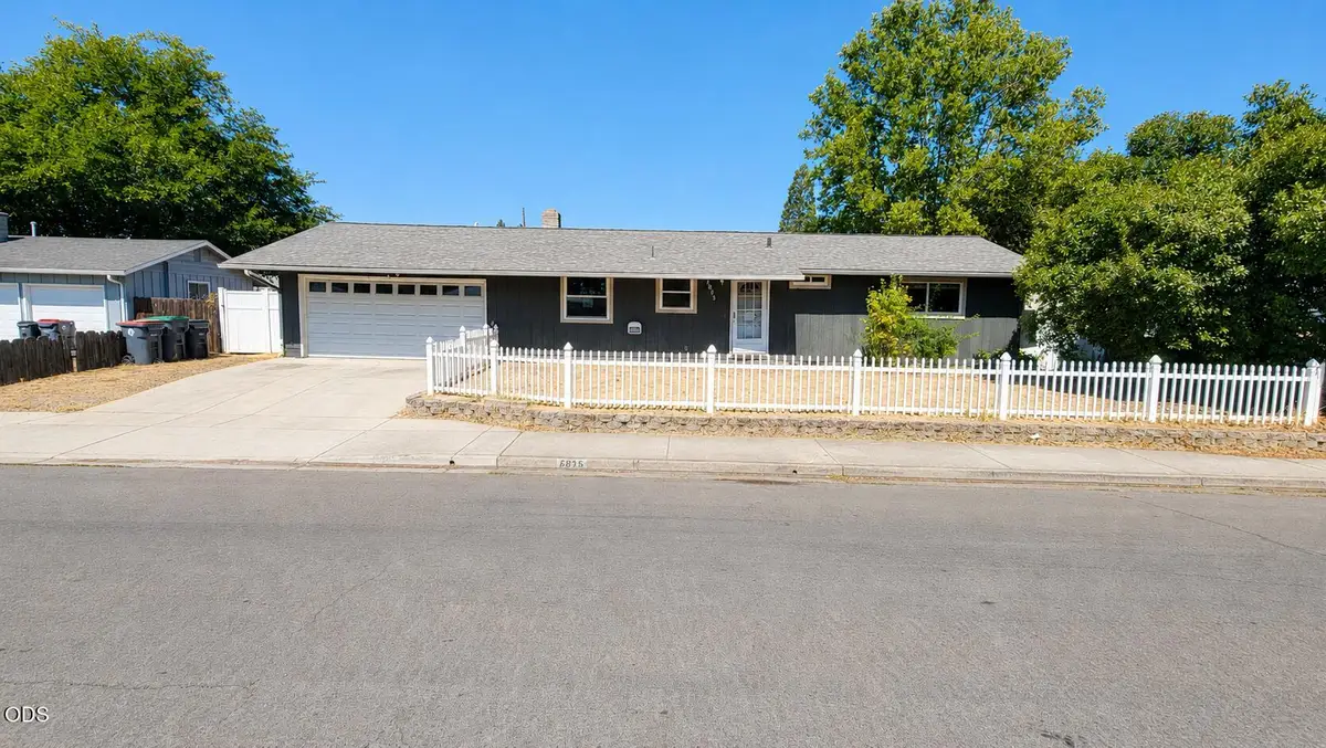 7875 Gladstone Avenue, White City, OR 97503 - #1