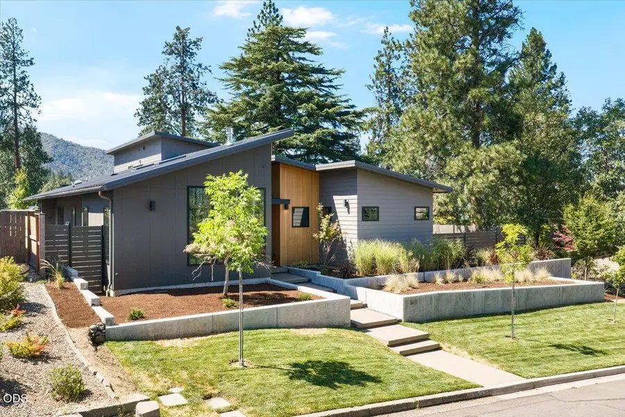 619 Elkader Street, Ashland, OR 97520 - #2