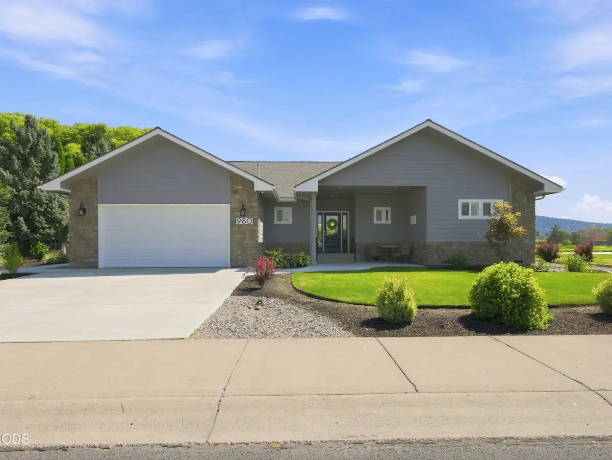 980 Harbor Isle Boulevard, Klamath Falls, OR 97601 - #1