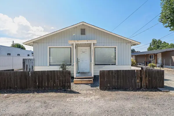 2921 Table Rock Road, Medford, OR 97501