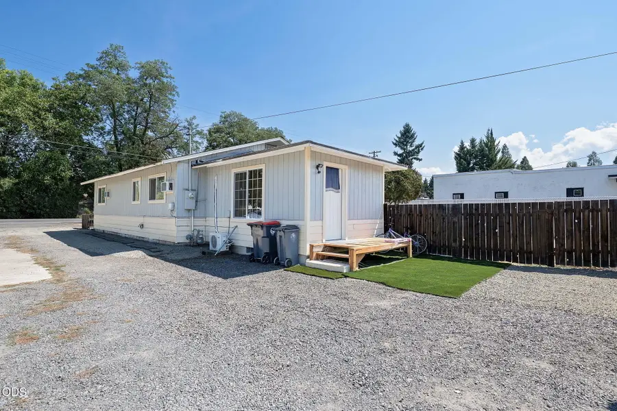 2921 Table Rock Road, Medford, OR 97501 - #3