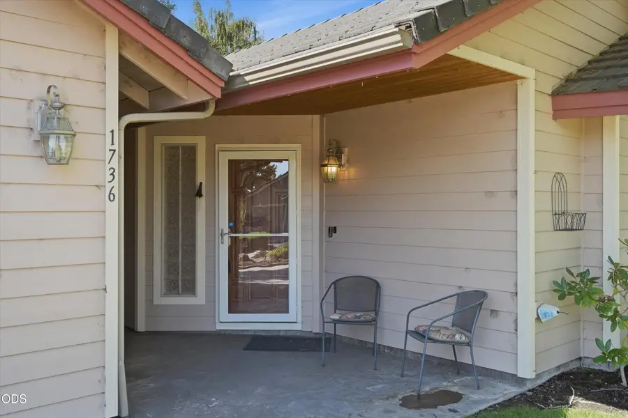1736 NW Nickernut Place, Redmond, OR 97756 - #2