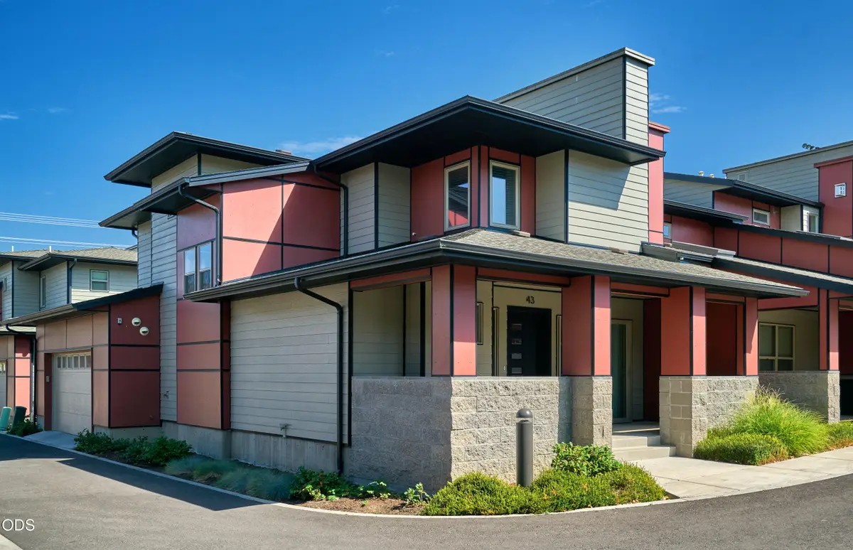 43 S Mountain Avenue, Ashland, OR 97520 - #1