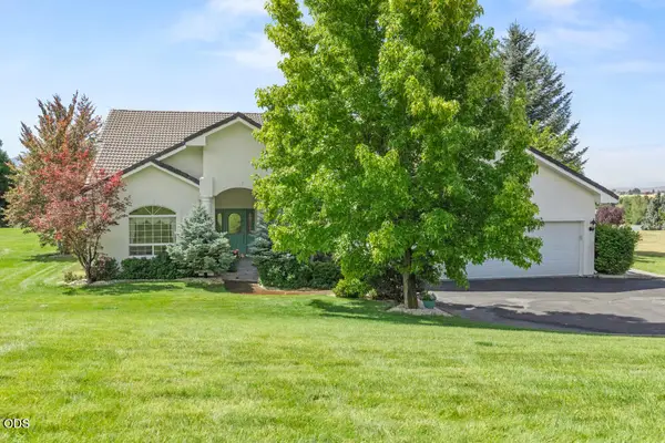 9456 Greenbrier Drive, Klamath Falls, OR 97603
