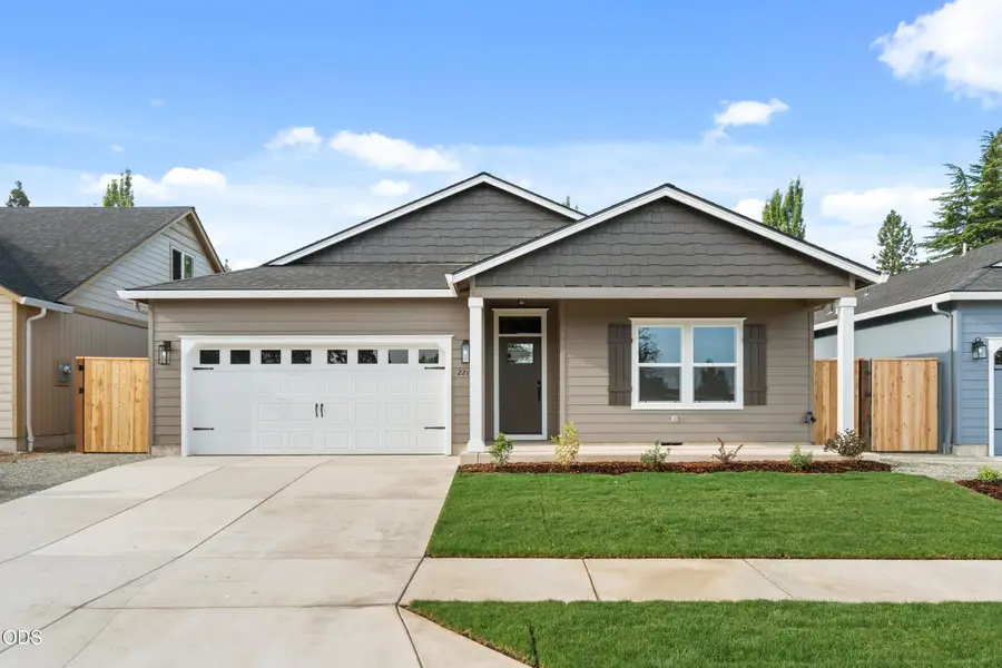 2235 Piazza Drive, Medford, OR 97501 - #2