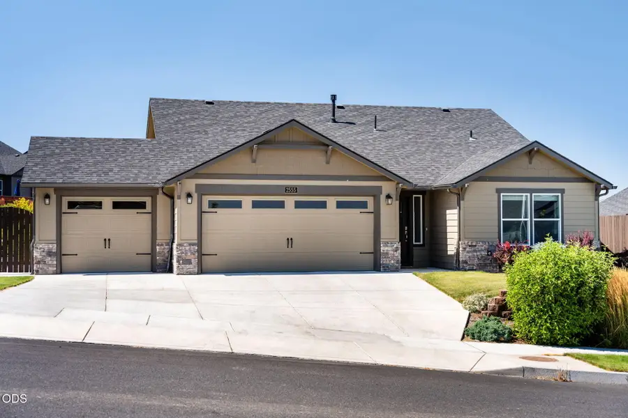2555 SW 43rd Place, Redmond, OR 97756 - #2