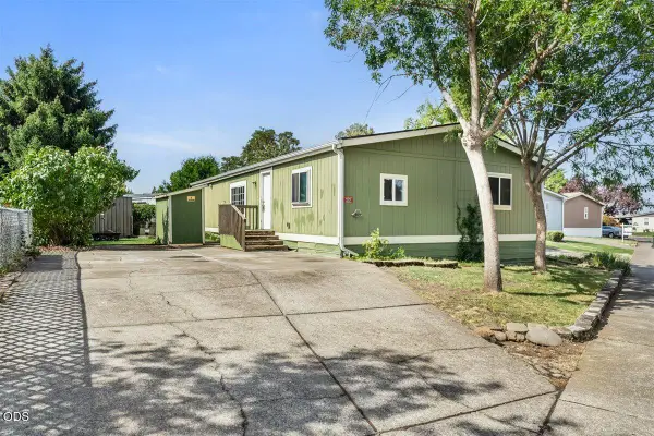 3600 Avenue G #SPC 106, White City, OR 97503