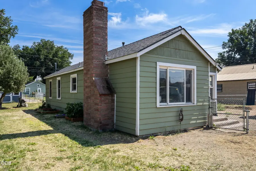 834 NW Ewen Street, Prineville, OR 97754 - #2
