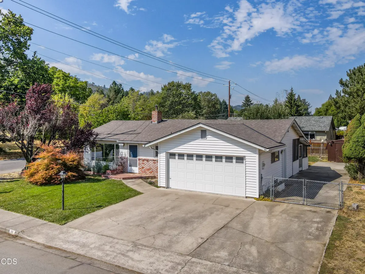101 Hickory Drive, Rogue River, OR 97537 - #1