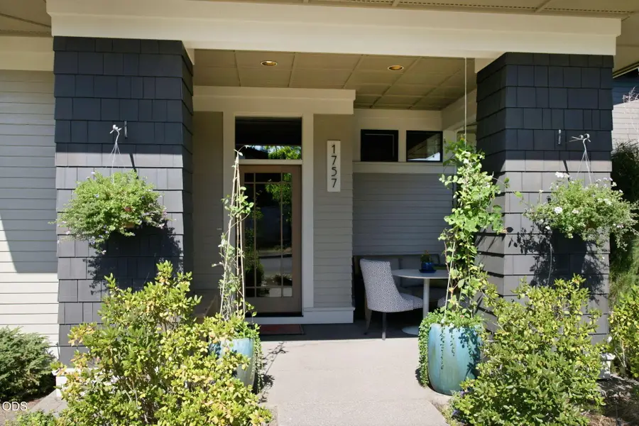 1757 NW Fields Street, Bend, OR 97703 - #2