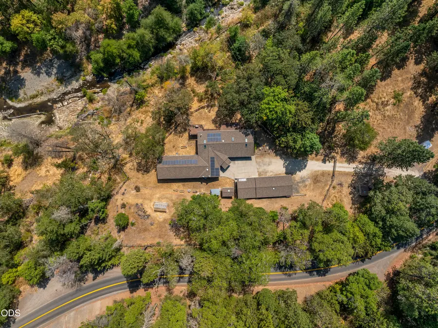 12330 E Evans Creek Road, Rogue River, OR 97537 - #2