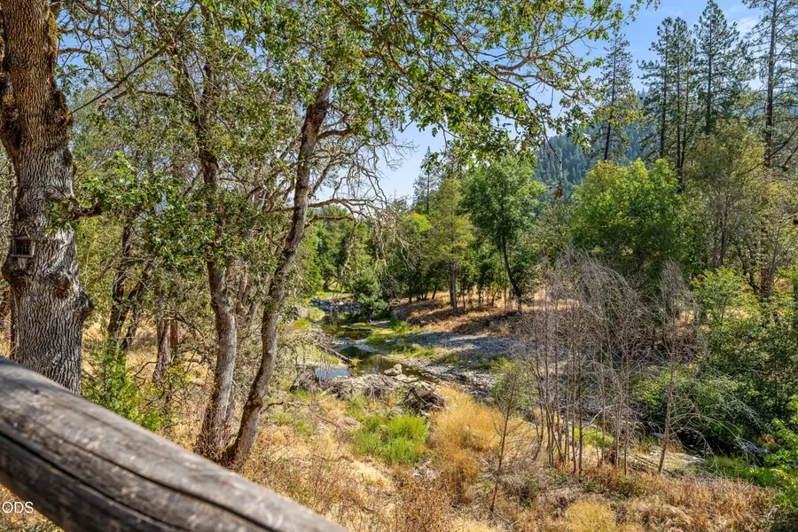 12330 E Evans Creek Road, Rogue River, OR 97537 - #3
