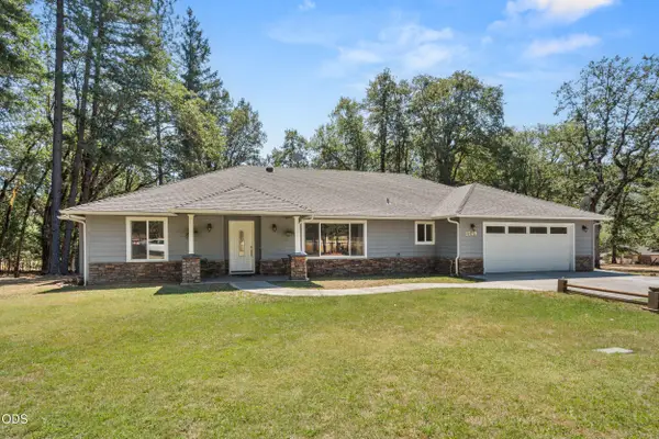 2749 Jumpoff Joe Creek Road, Grants Pass, OR 97526