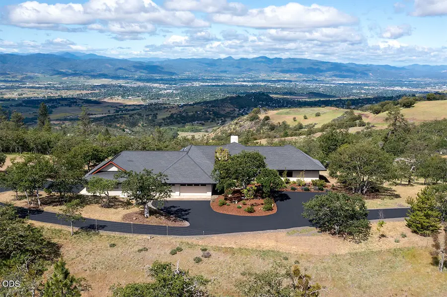 7012 Pine Ridge Drive, Medford, OR 97504 - #3