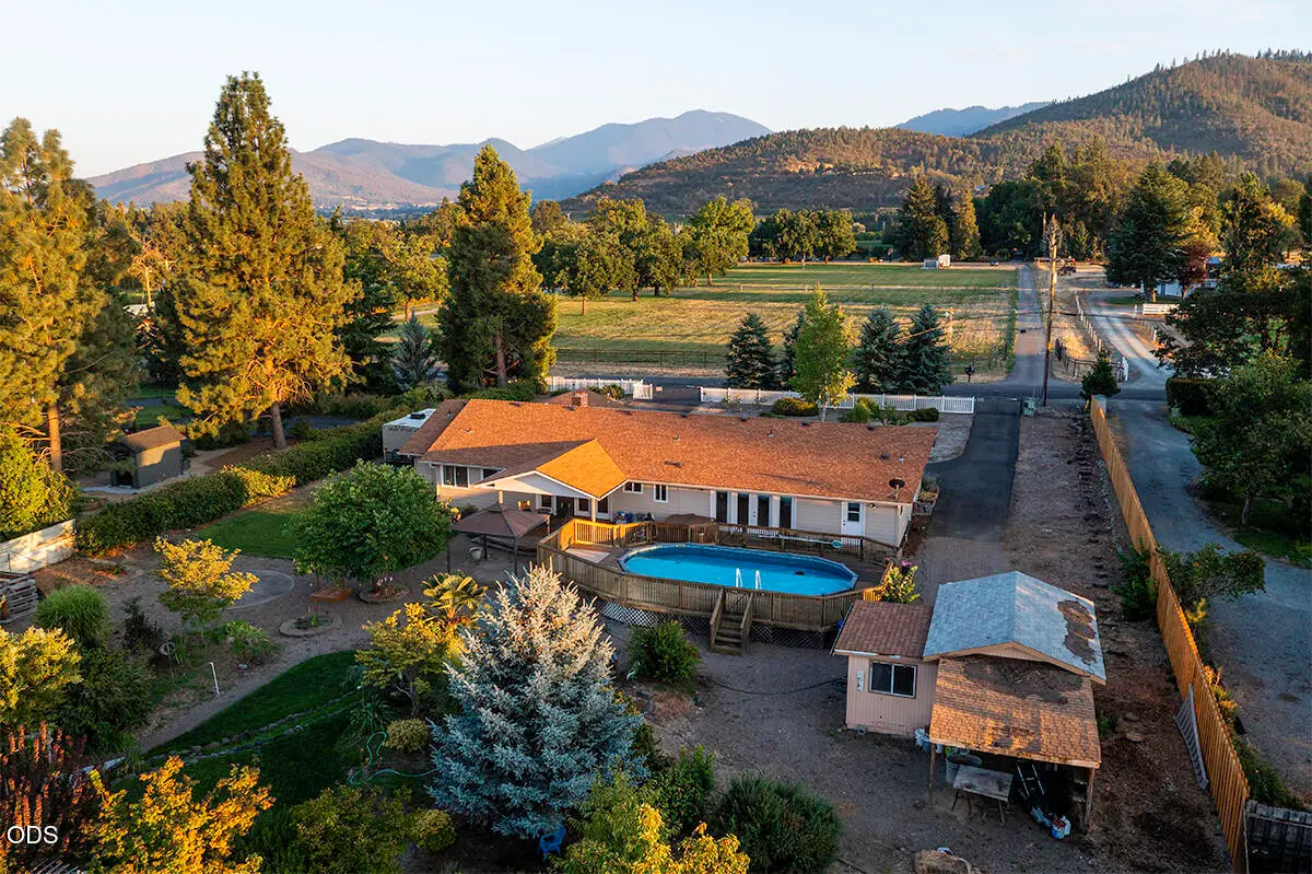 1850 Camp Baker Road, Medford, OR 97501 - #1