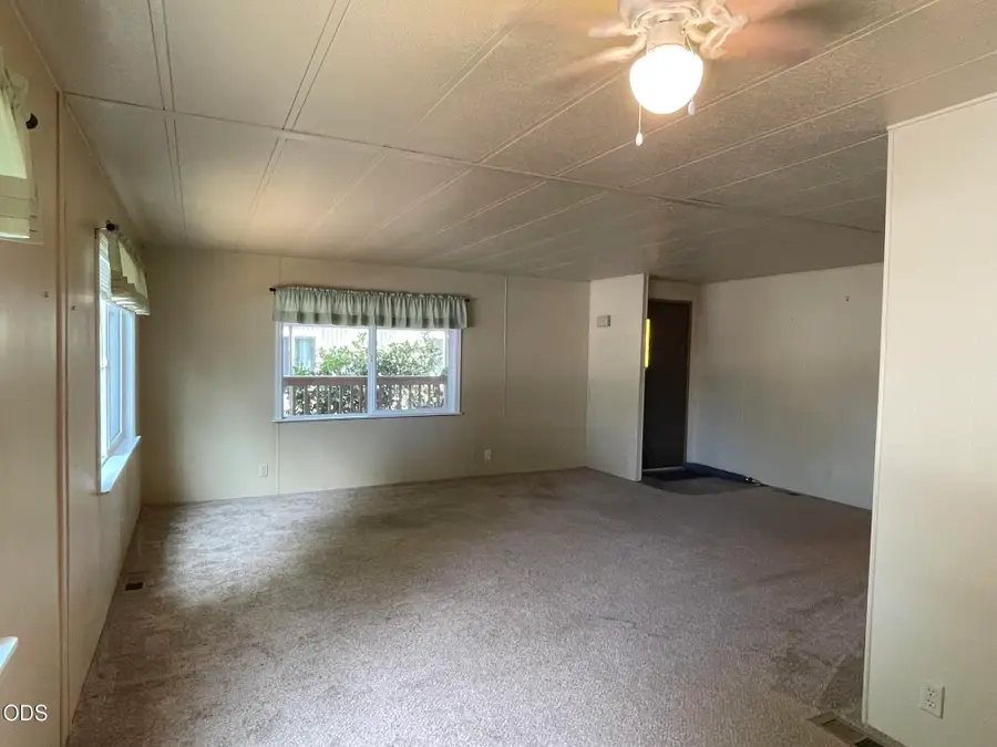 332 Beechwood Drive, Grants Pass, OR 97526 - #3
