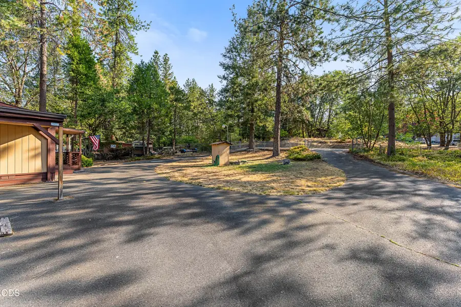 415 Whiteridge Road, Grants Pass, OR 97527 - #2