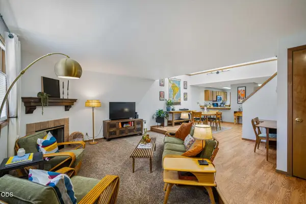 1050 NE Butler Market Road #APT 37, Bend, OR 97701