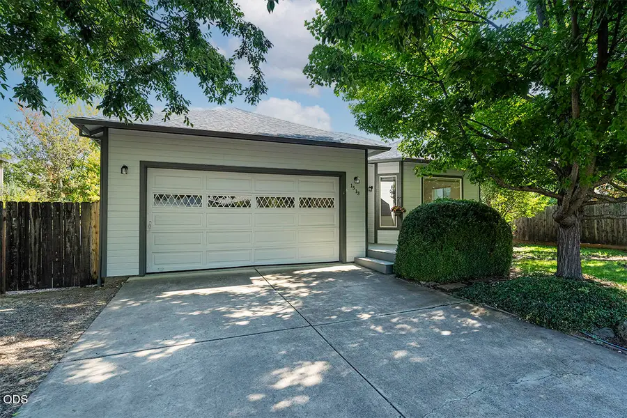 1513 Lithia Way, Talent, OR 97540 - #2