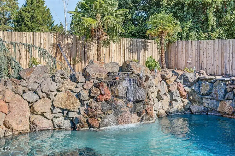 1553 Cypress Point Drive, Medford, OR 97504 - #3