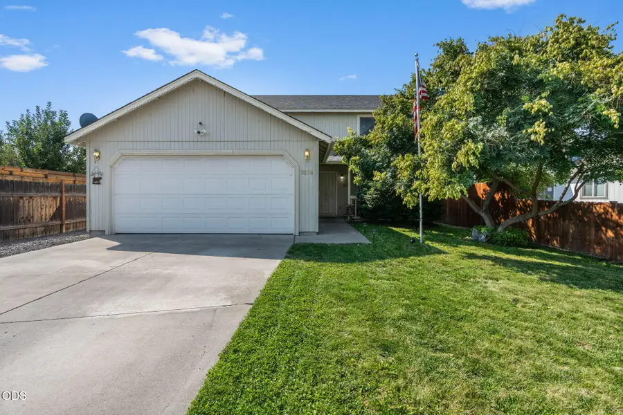 3238 SW Lava Avenue, Redmond, OR 97756 - #2