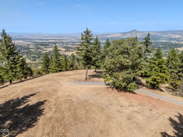 3587 S Stage Road #Lot 11, Medford, OR 97501
