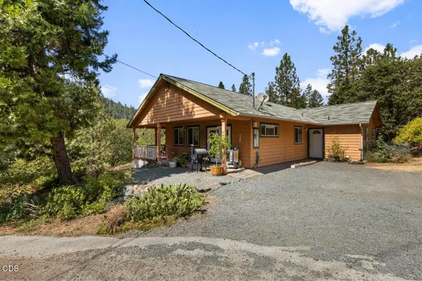 897 Savage Creek Road, Grants Pass, OR 97527