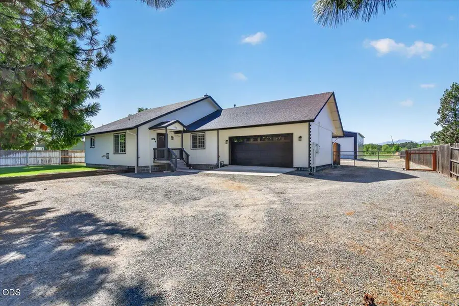 176 E Gregory Road, Central Point, OR 97502 - #2