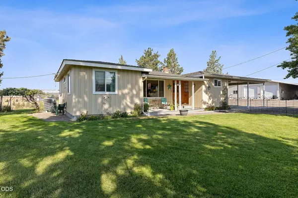 1604 S Adams Drive, Madras, OR 97741
