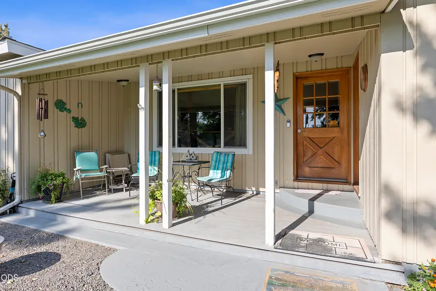 1604 S Adams Drive, Madras, OR 97741 - #2