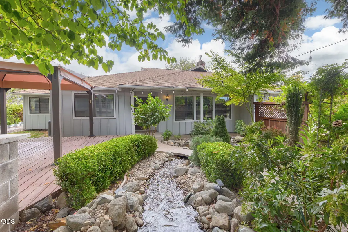 851 NE 10th Street, Grants Pass, OR 97526 - #1