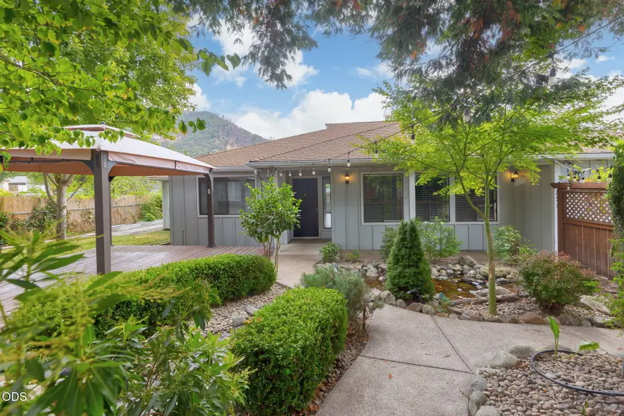 851 NE 10th Street, Grants Pass, OR 97526 - #2
