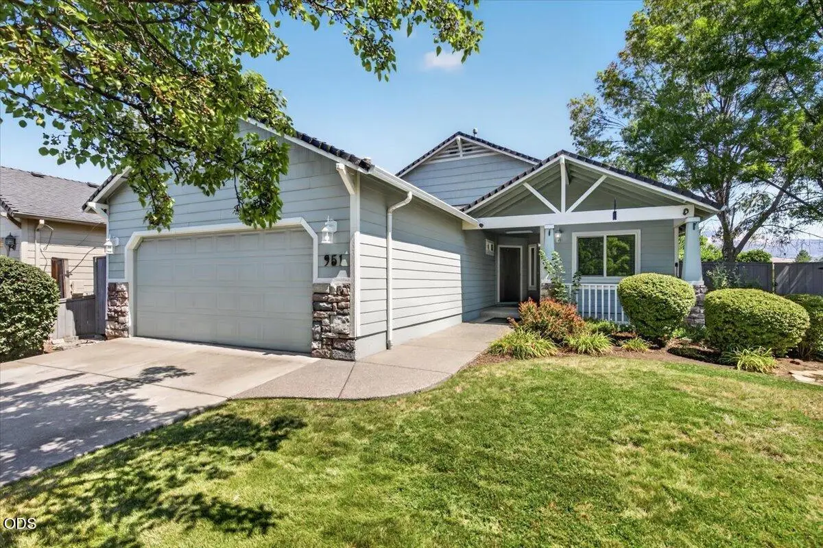 951 Village Circle, Medford, OR 97504 - #1