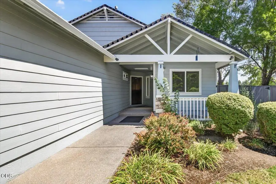951 Village Circle, Medford, OR 97504 - #2