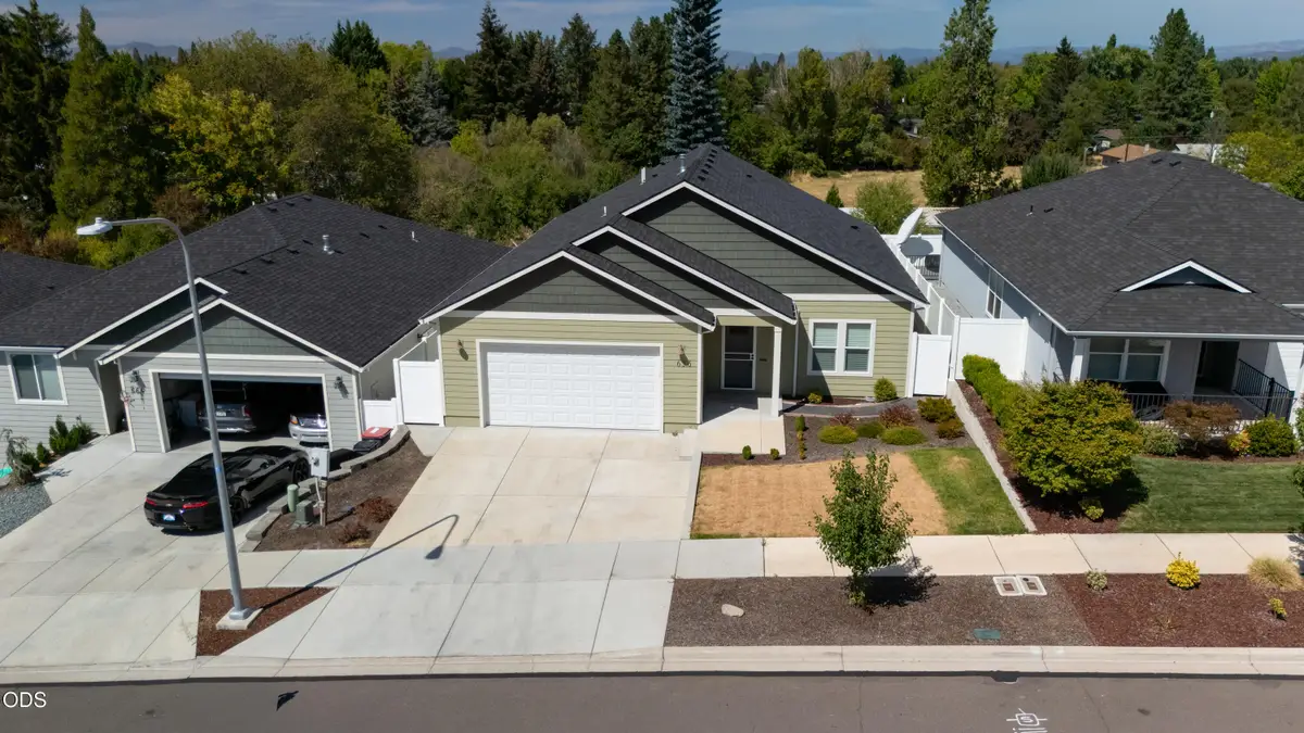 656 Nobility Drive, Medford, OR 97501 - #1