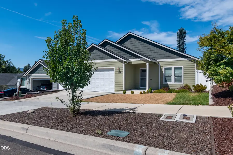 656 Nobility Drive, Medford, OR 97501 - #2