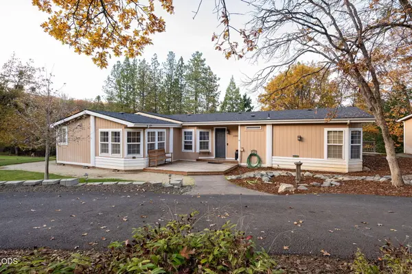 2285 Jasmine Avenue, Medford, OR 97501