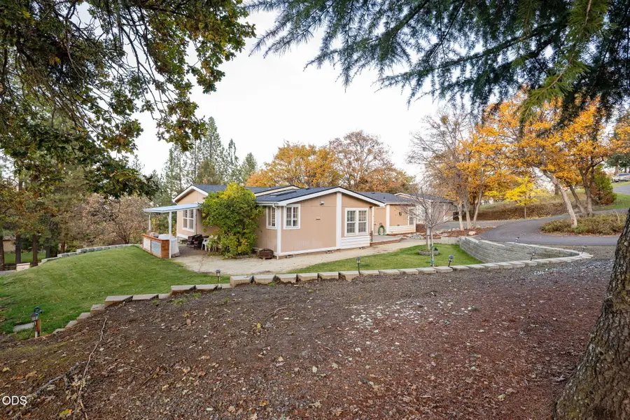 2285 Jasmine Avenue, Medford, OR 97501 - #2