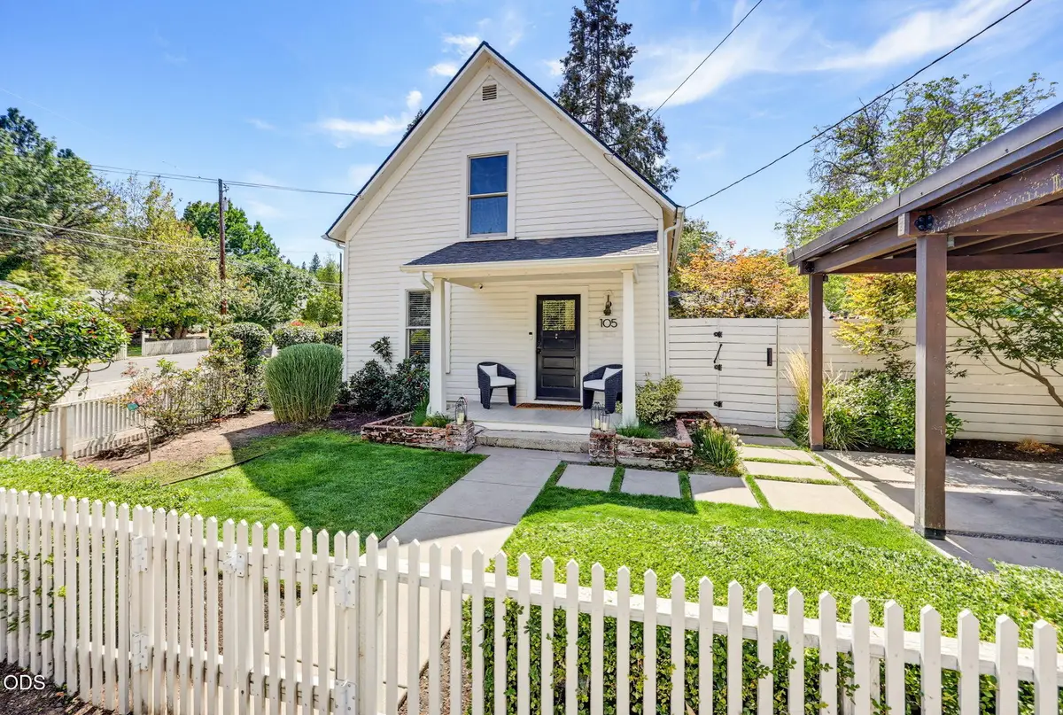 105 W Pine Street, Jacksonville, OR 97530 - #1