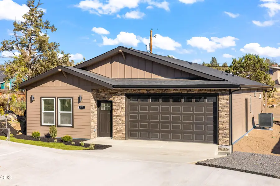 137 SE 16th Street, Madras, OR 97741 - #2