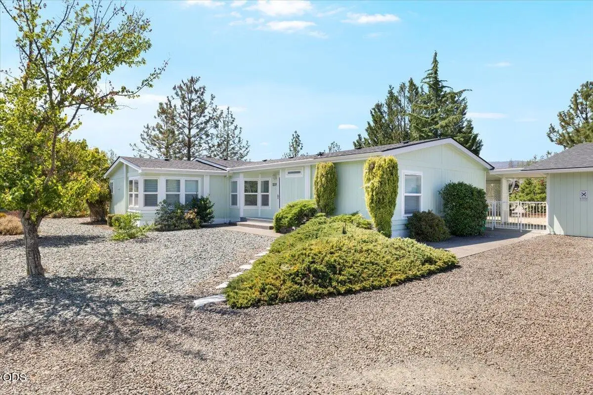 221 Deer Park Lane, Shady Cove, OR 97539 - #1