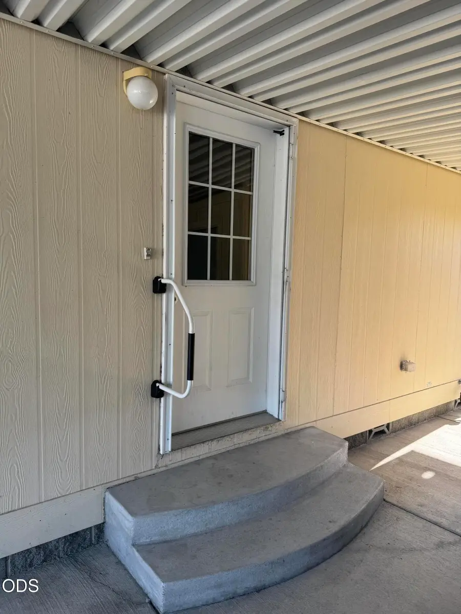 2252 Table Rock Road #SPC 121, Medford, OR 97501 - #3