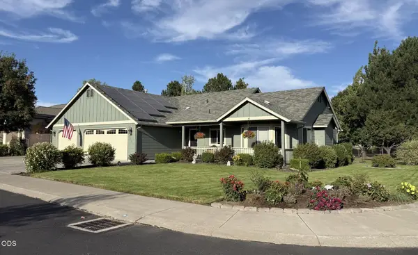 3820 SW Gene Sarazan Drive, Redmond, OR 97756