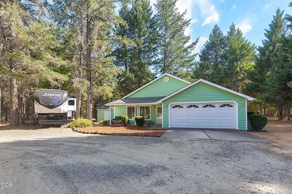 725 Williamson Loop, Grants Pass, OR 97526
