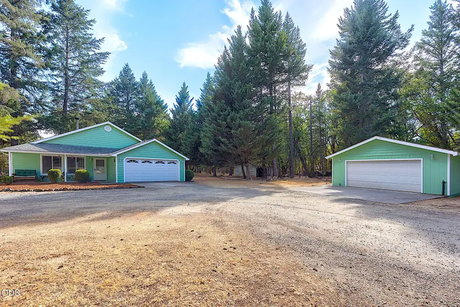725 Williamson Loop, Grants Pass, OR 97526 - #2