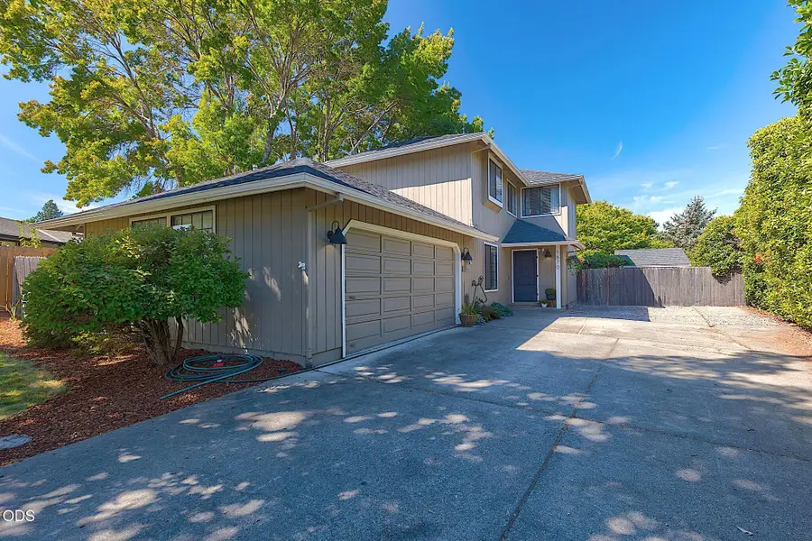 1870 Meadow, Grants Pass, OR 97527 - #2