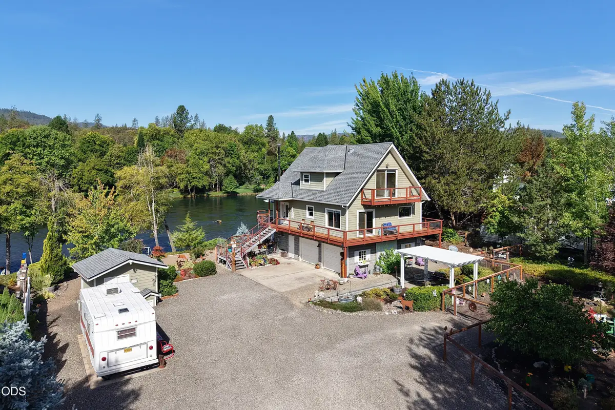 20551 Highway 62, Shady Cove, OR 97539 - #1