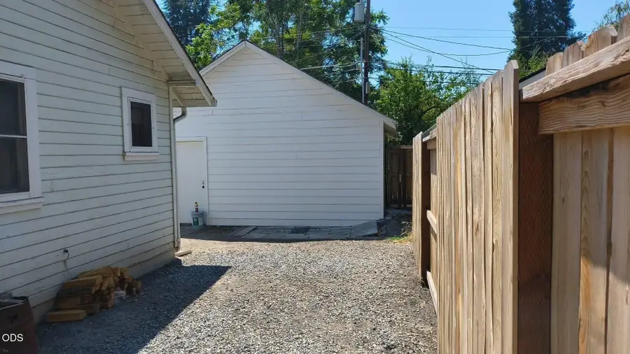 511 SE I Street, Grants Pass, OR 97526 - #3